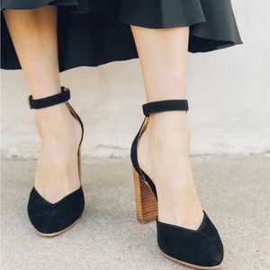 Soludos, The Colette pump in black suede, size 7